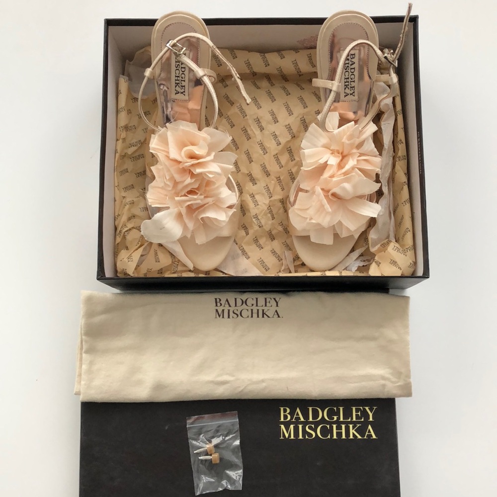 Badgley Mishka Crème-Coloured Pumps size 9.5